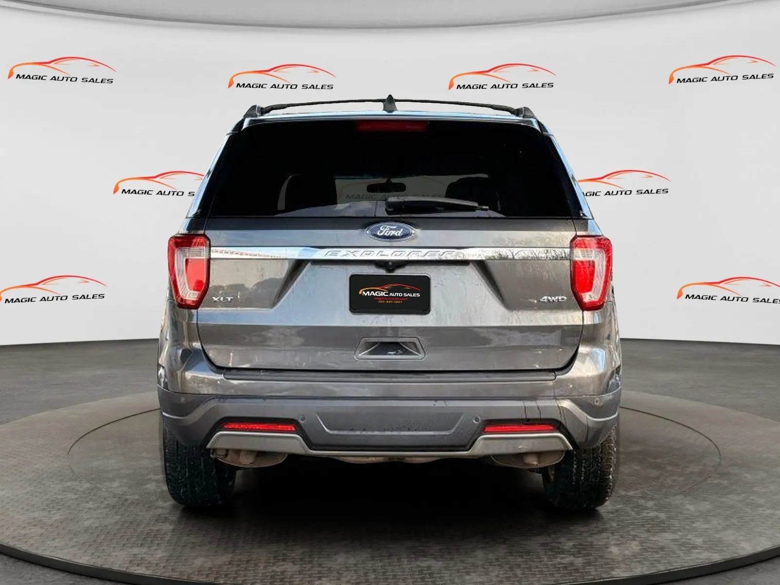 Used 2019 Ford Explorer XLT image 8
