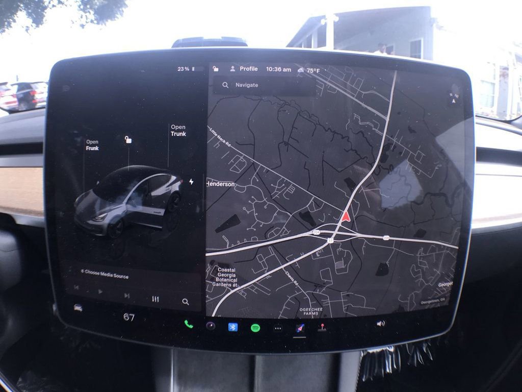 Used 2023 Tesla Model 3 Standard Range image 19