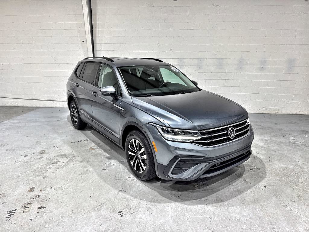 Used 2022 Volkswagen Tiguan S image 3