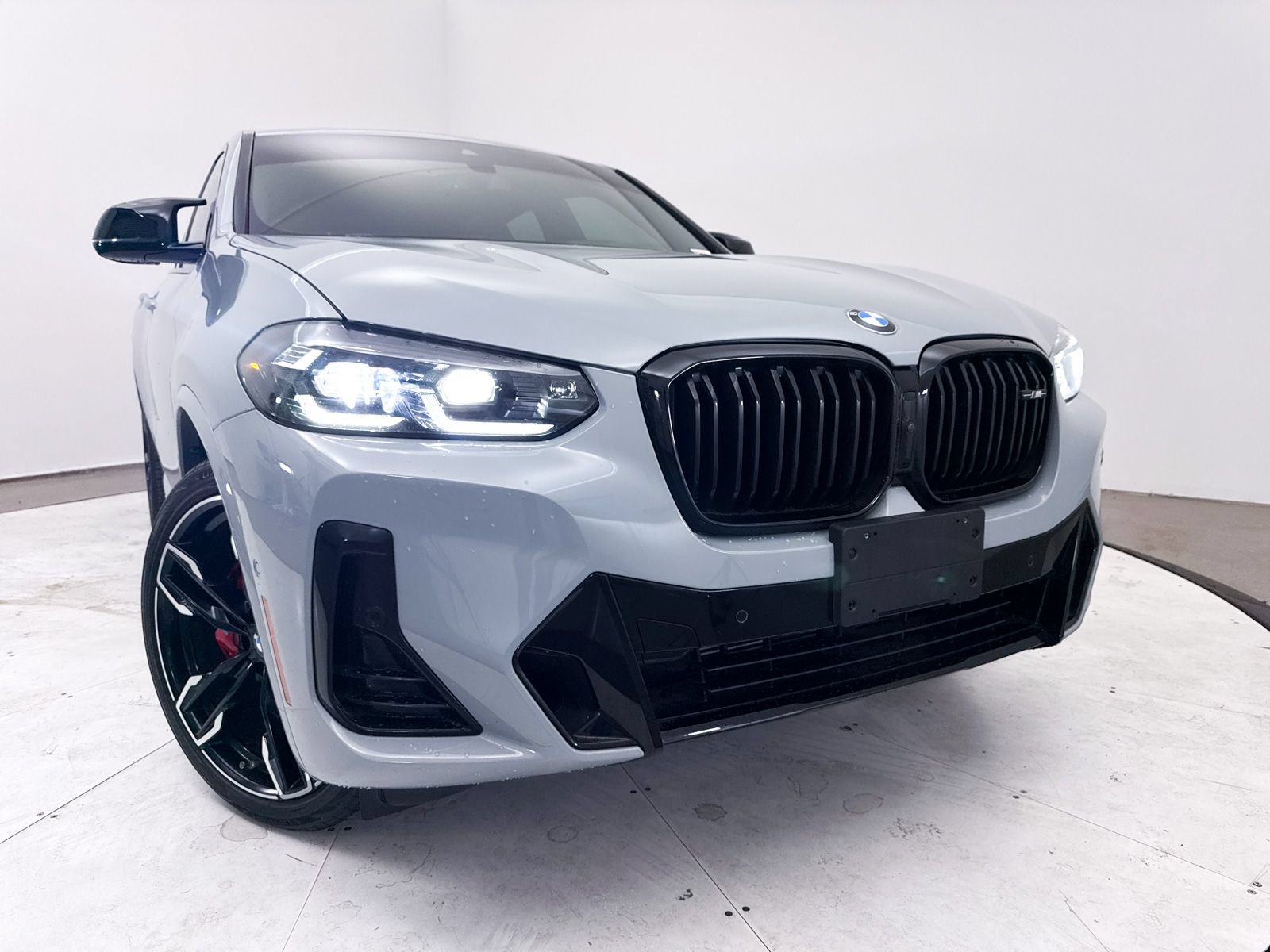 Used 2024 BMW X4 M40i w/ Parking Assistance Package AWD/4WD image 8