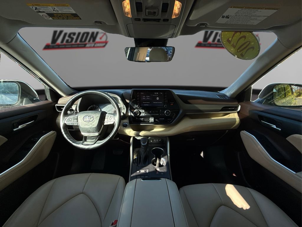 Used 2022 Toyota Highlander XLE image 29