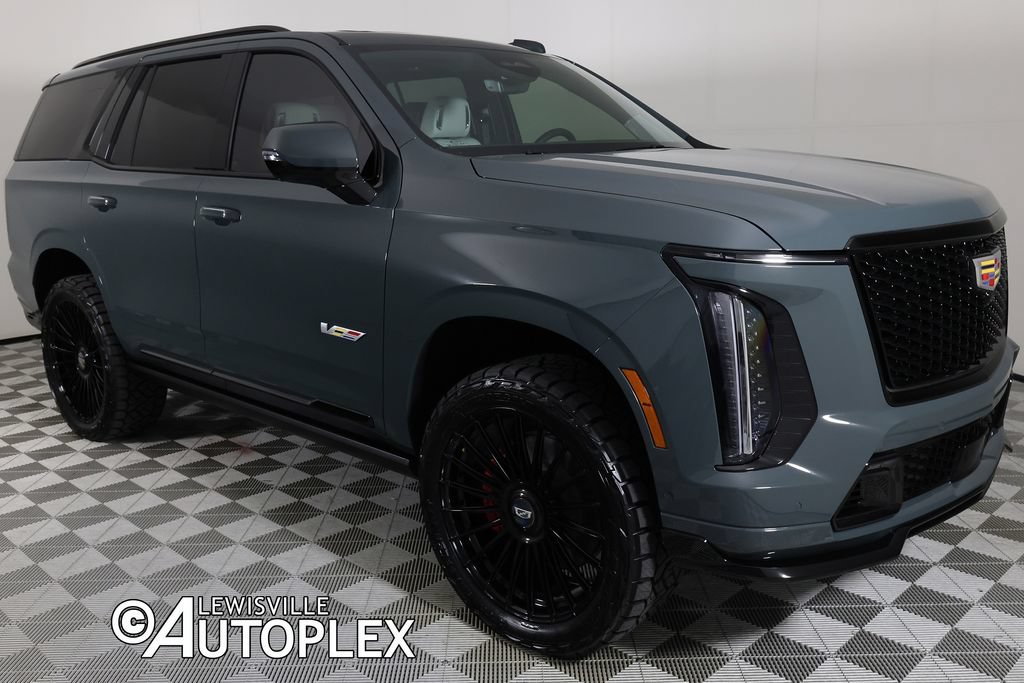Used 2026 Cadillac Escalade V AWD/4WD image 3