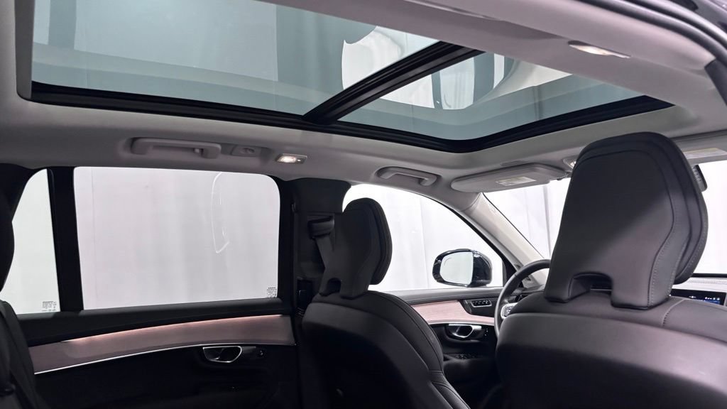 Certified 2026 Volvo XC90 B6 Plus AWD/4WD image 26