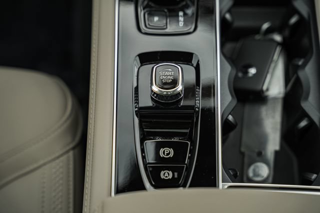 New 2026 Volvo XC90 T8 Plus w/ Protection Package Premier AWD/4WD image 25