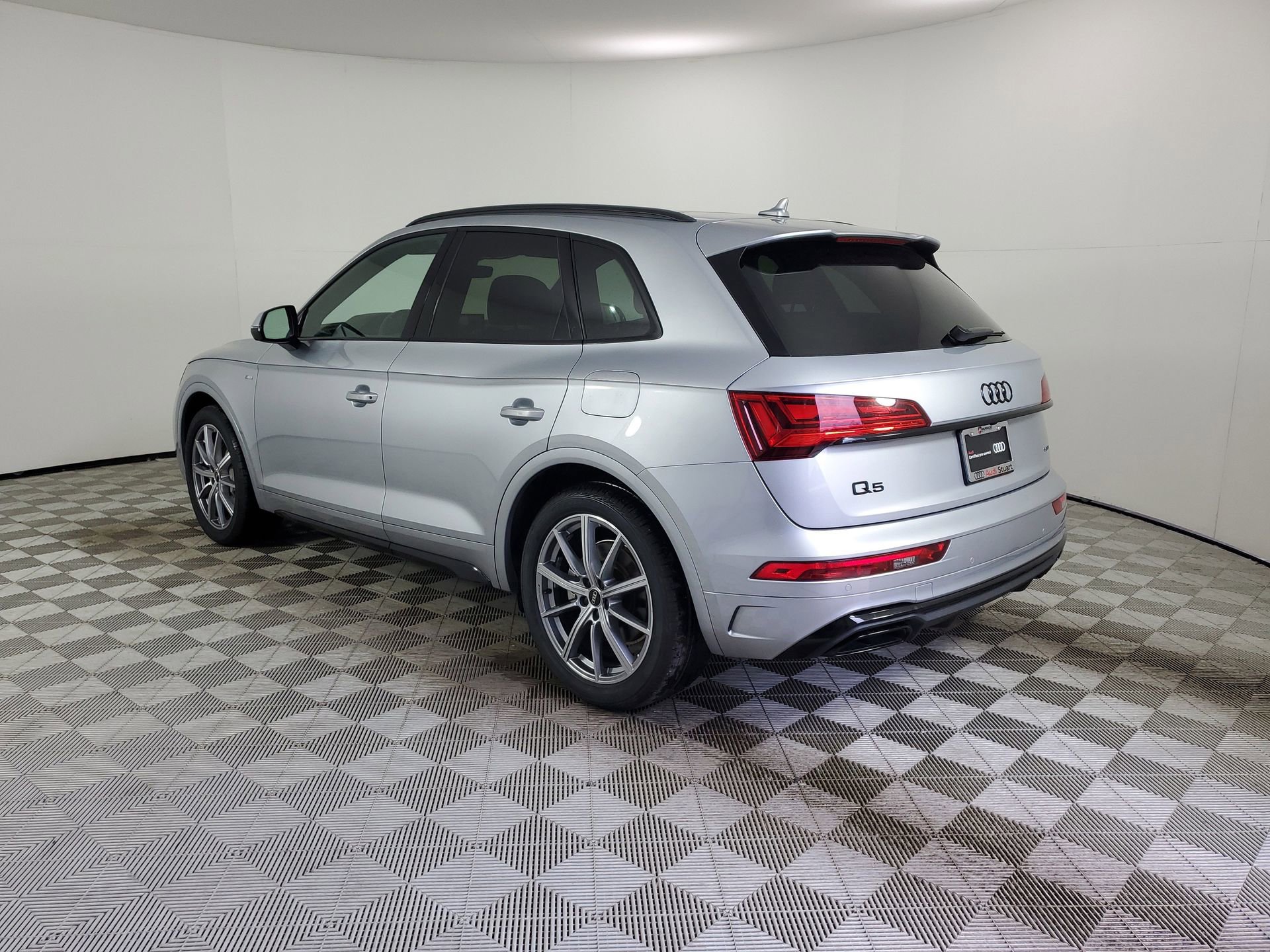 Certified 2023 Audi Q5 e Premium Plus w/ Premium Plus Package image 7