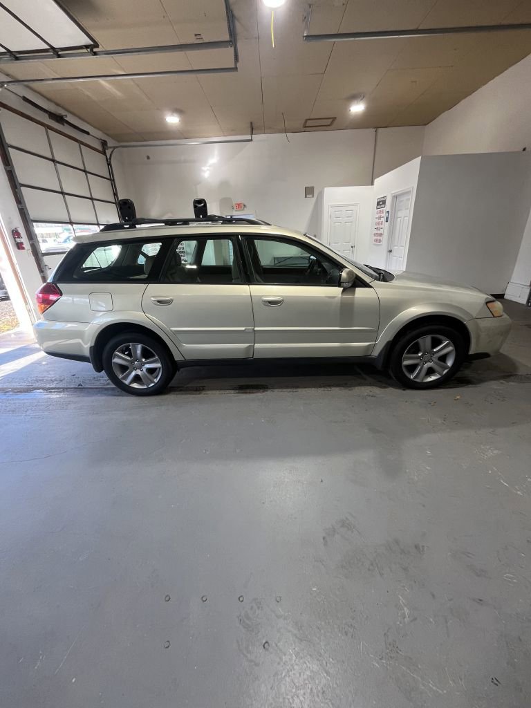 Used 2006 Subaru Outback 3.0R L.L. Bean w/ Popular Equipment Group 2B image 2