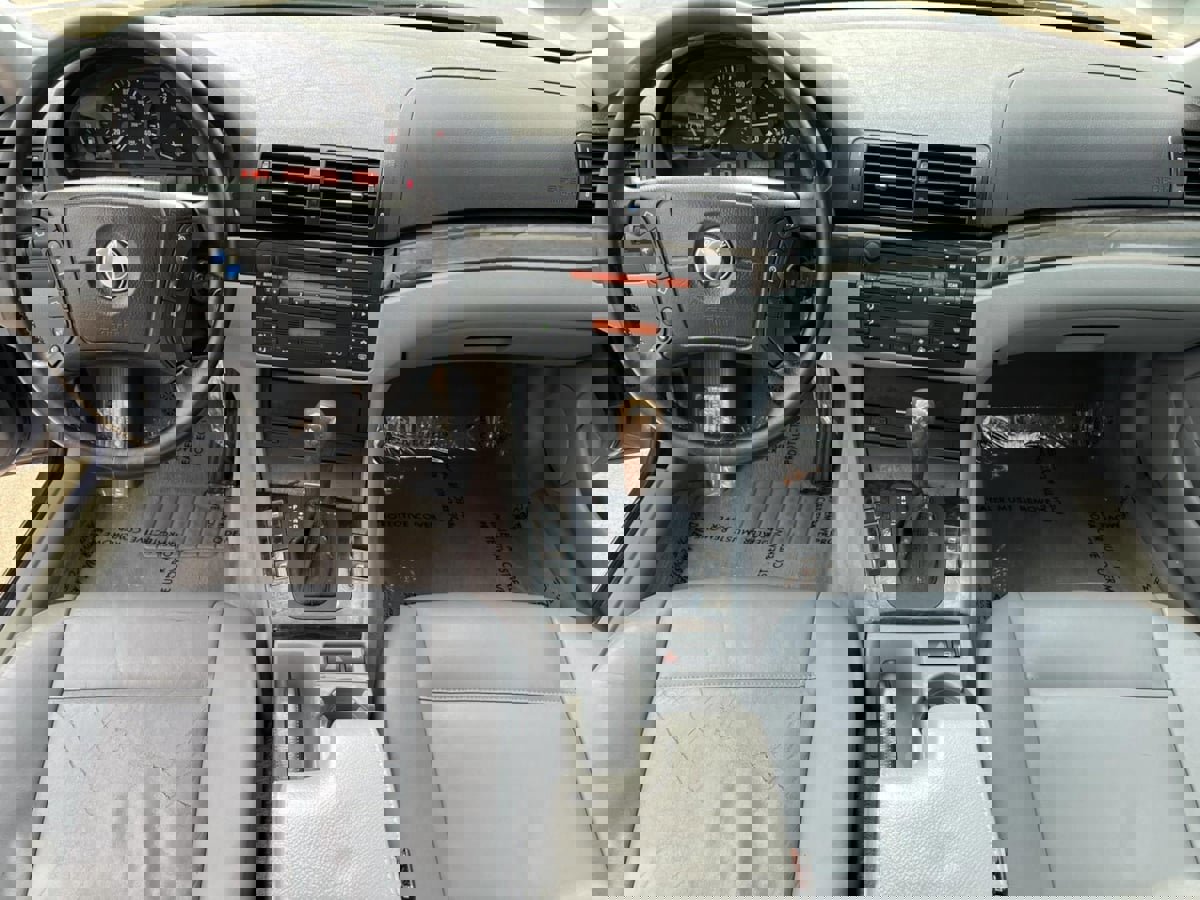 Used 2000 BMW 323i Sedan image 31