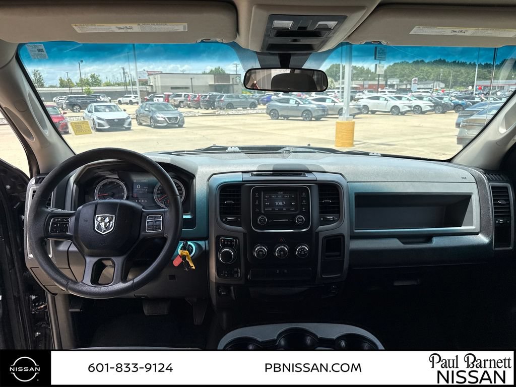 Used 2018 RAM 1500 Express w/ Black Ram 1500 Express Group AWD/4WD image 18