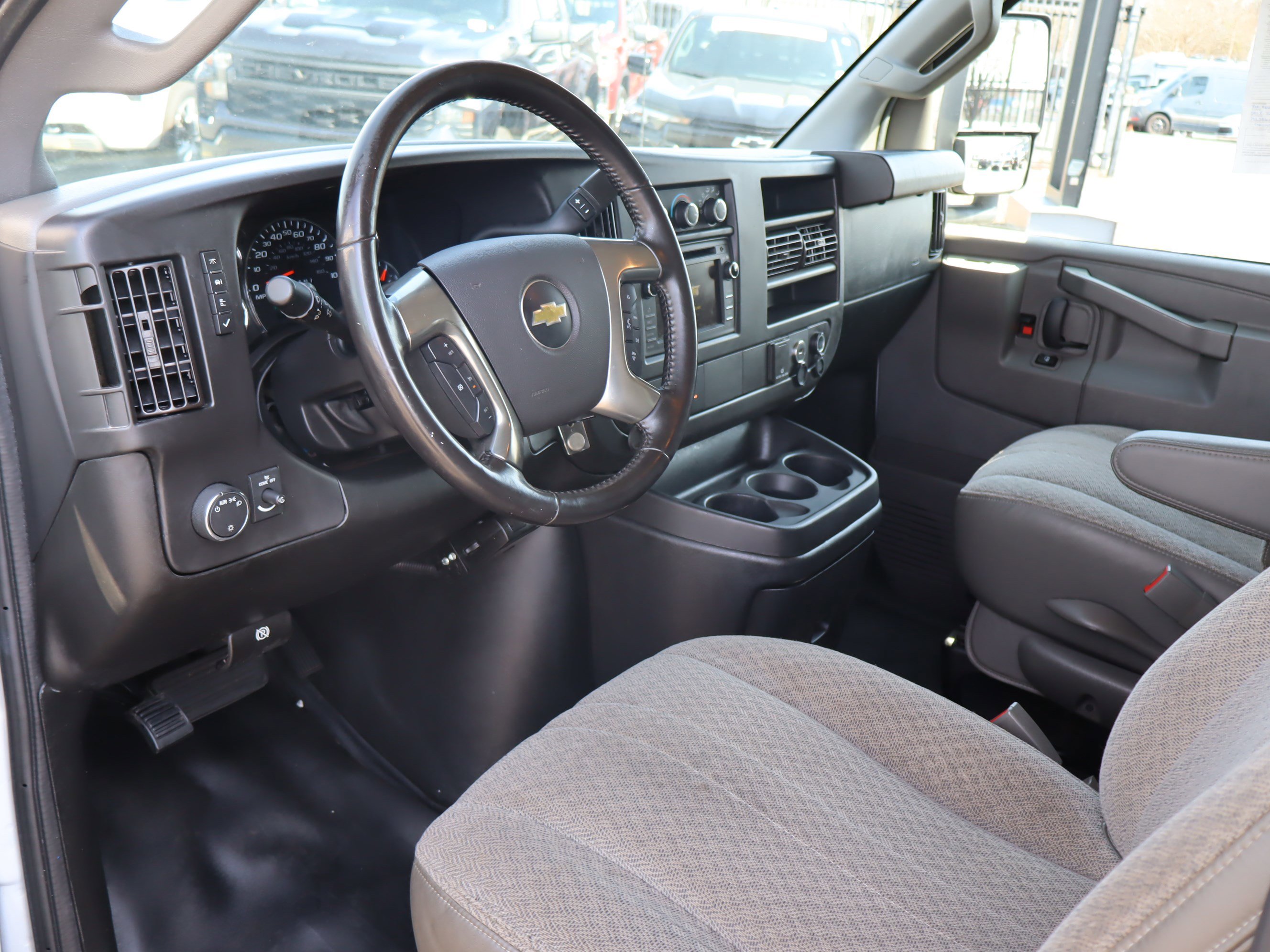 Used 2019 Chevrolet Express 3500 w/ Power Convenience Package image 13