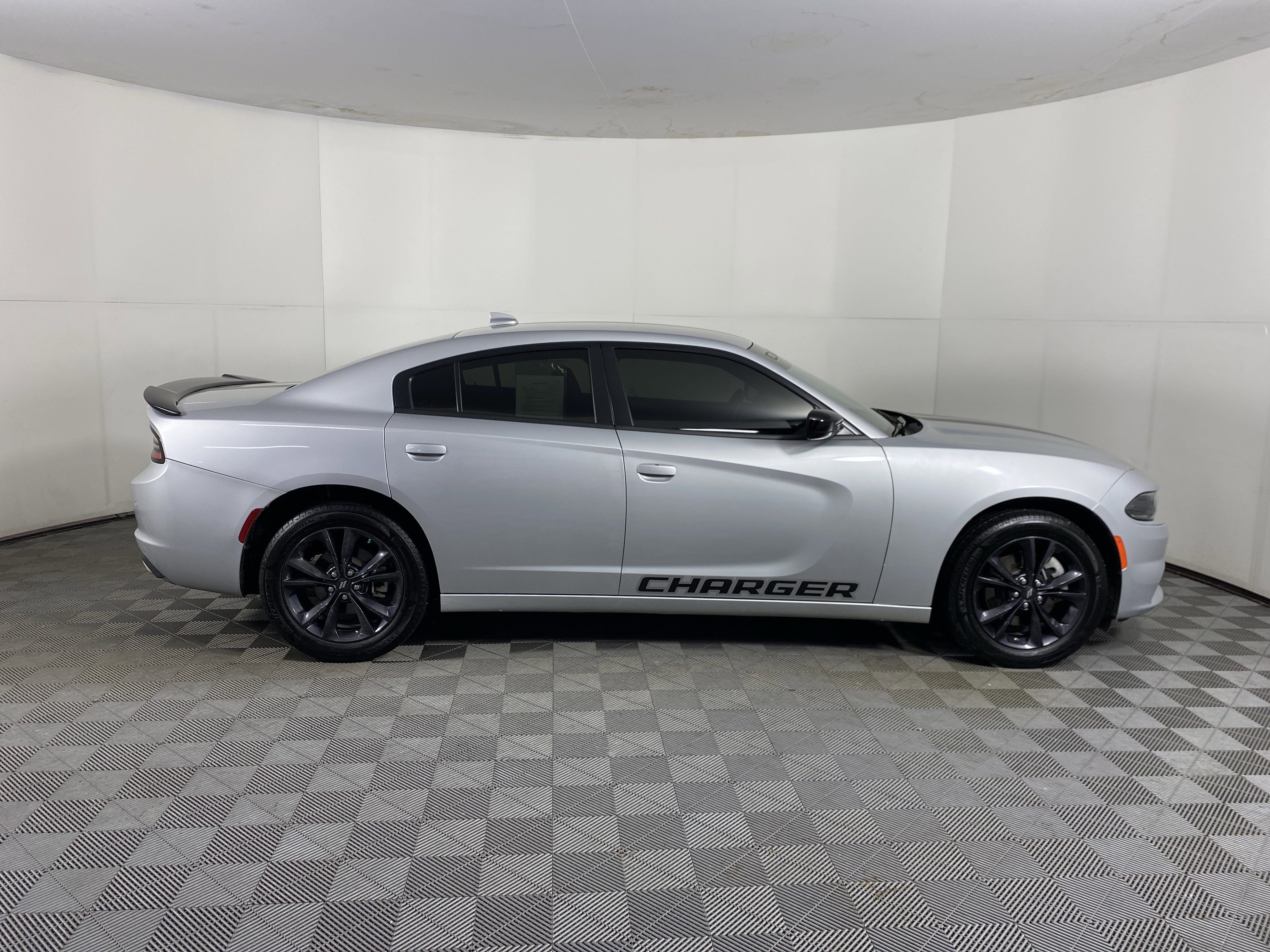 Used 2023 Dodge Charger SXT w/ Blacktop Package image 6