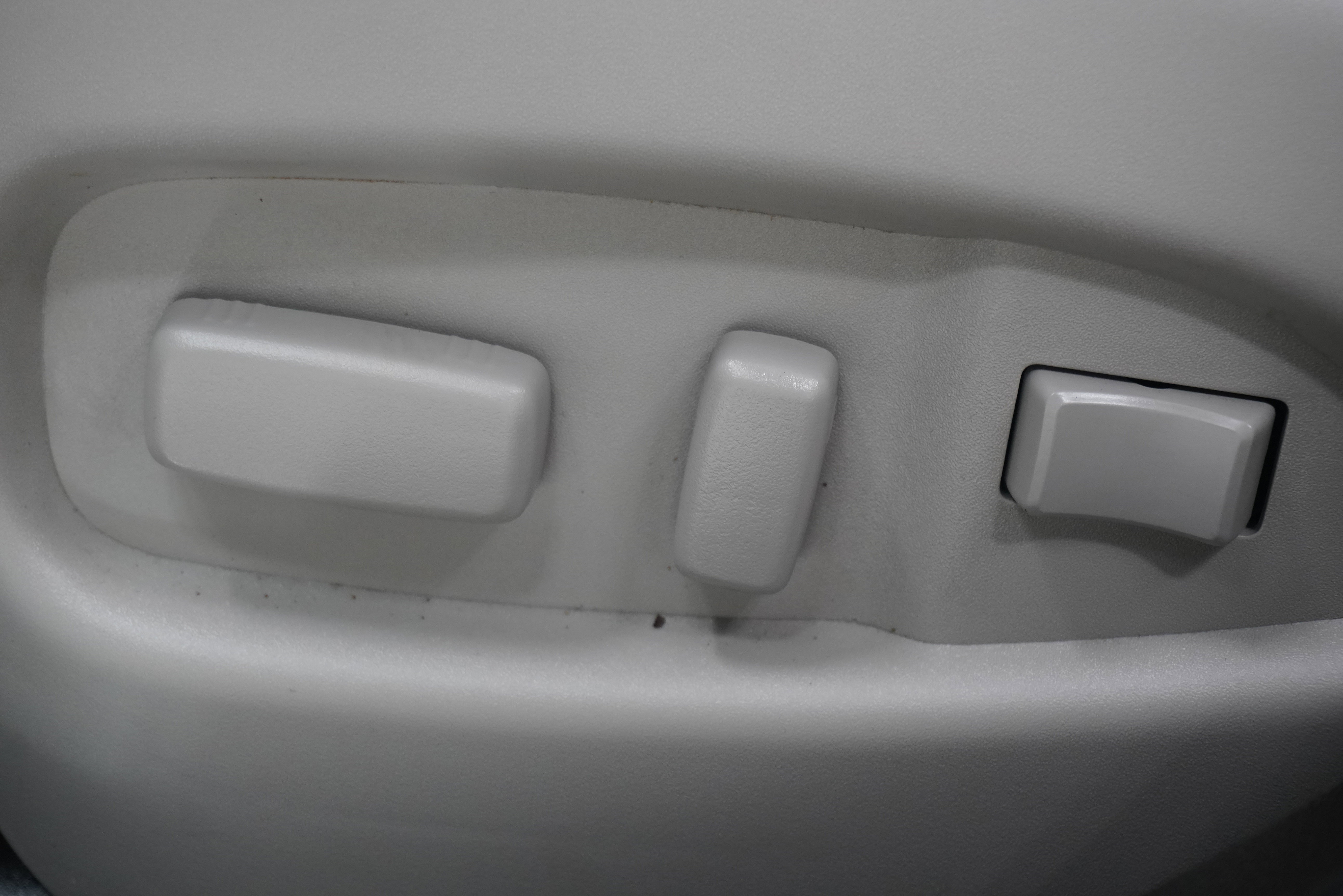 Used 2013 Cadillac SRX Luxury w/ Driver Awareness Package image 14