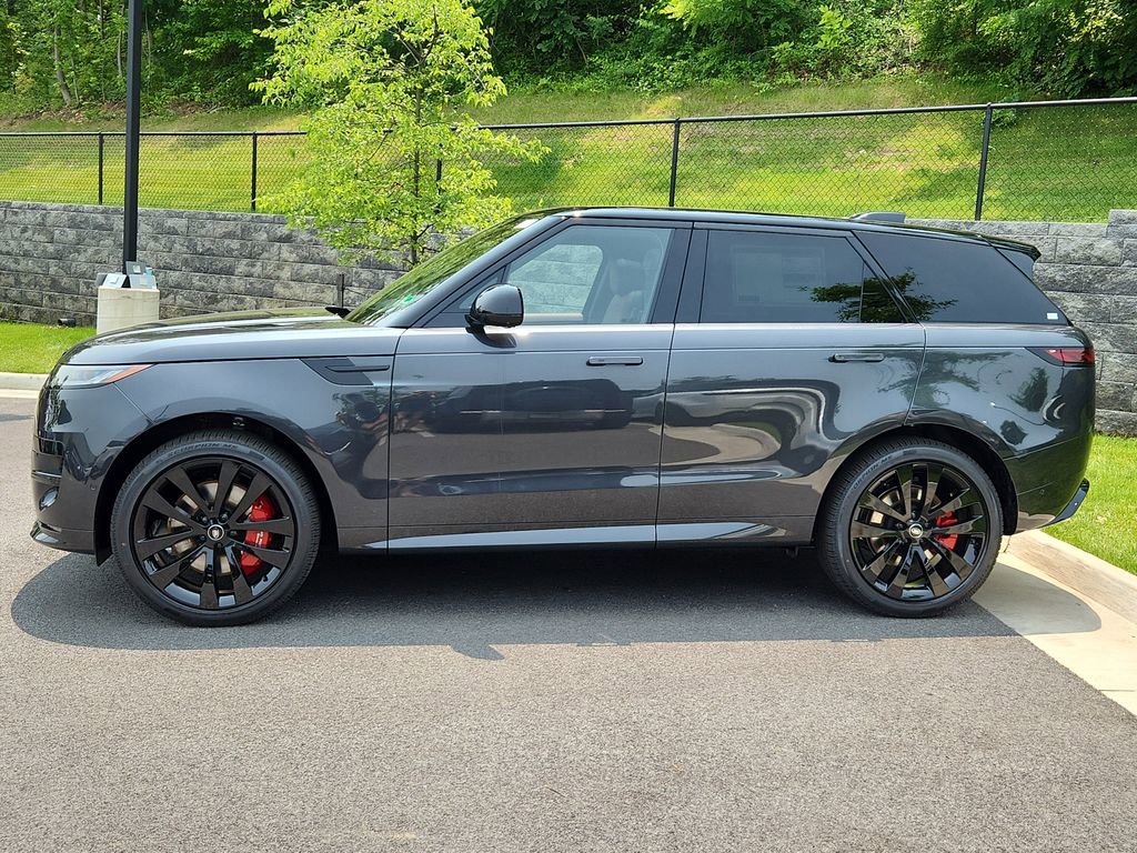 New 2025 Land Rover Range Rover Sport Dynamic SE AWD/4WD image 6
