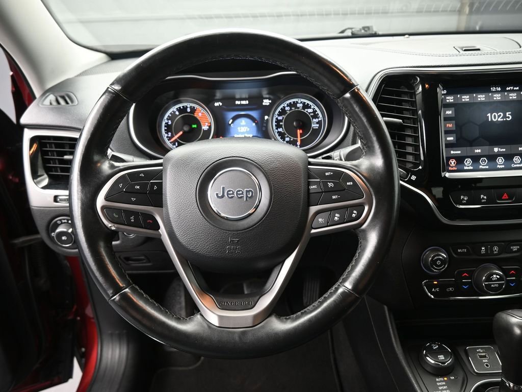 Used 2019 Jeep Cherokee Limited w/ Luxury Group AWD/4WD image 28