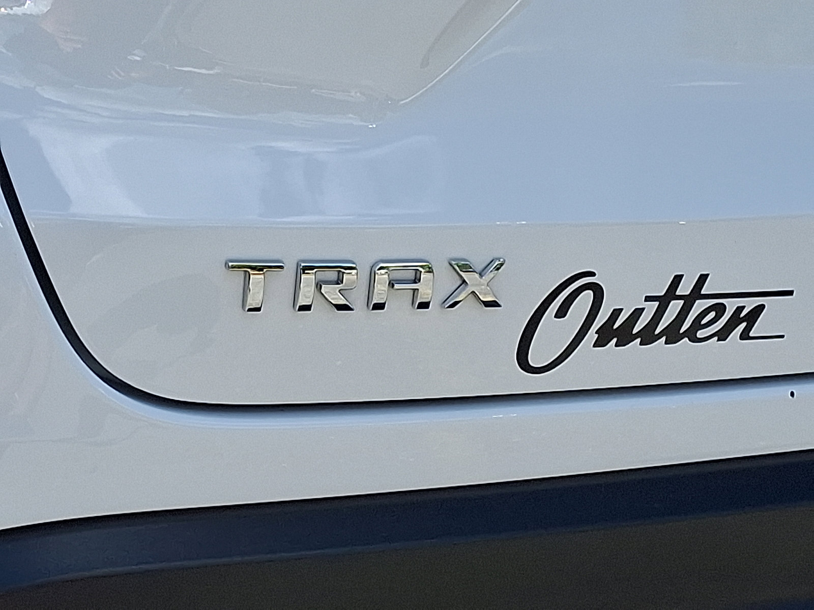 Used 2025 Chevrolet Trax LS image 30