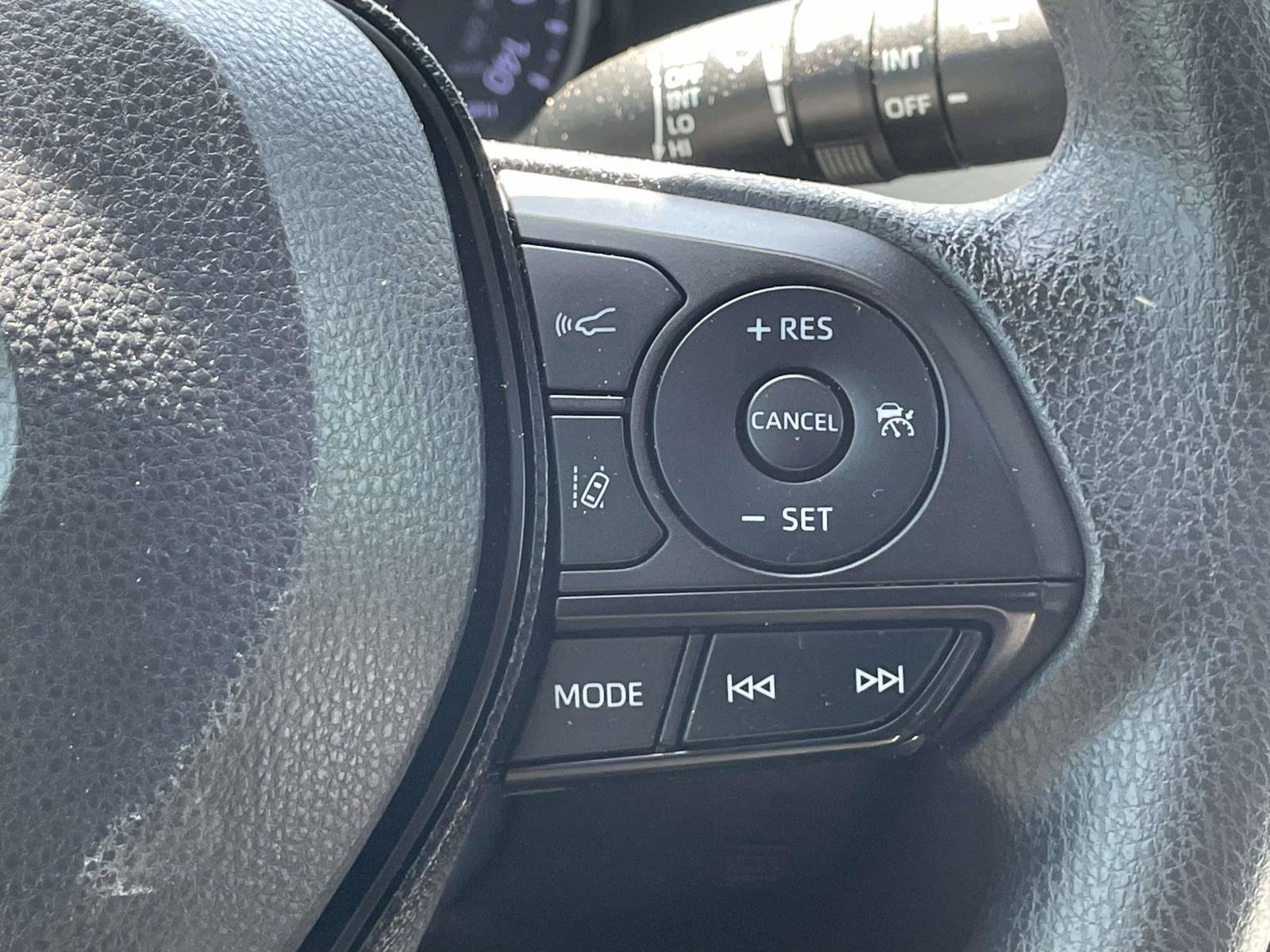 Used 2019 Toyota RAV4 XLE w/ Convenience Package FWD image 25