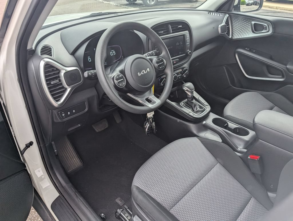 New 2024 Kia Soul LX w/ Option Group 015 FWD image 12