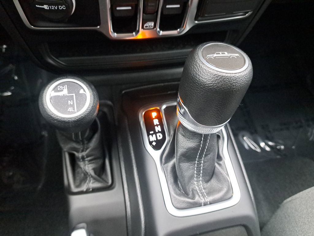 Used 2024 Jeep Gladiator Sport AWD/4WD image 23