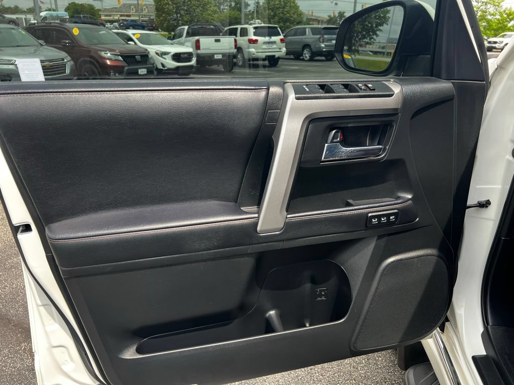 Used 2023 Toyota 4Runner Limited AWD/4WD image 32