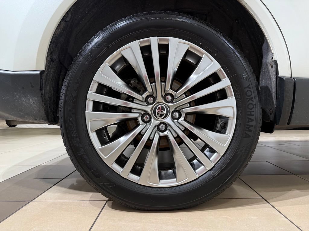 Certified 2022 Toyota Venza Limited w/ Advanced Technology Package AWD/4WD image 9