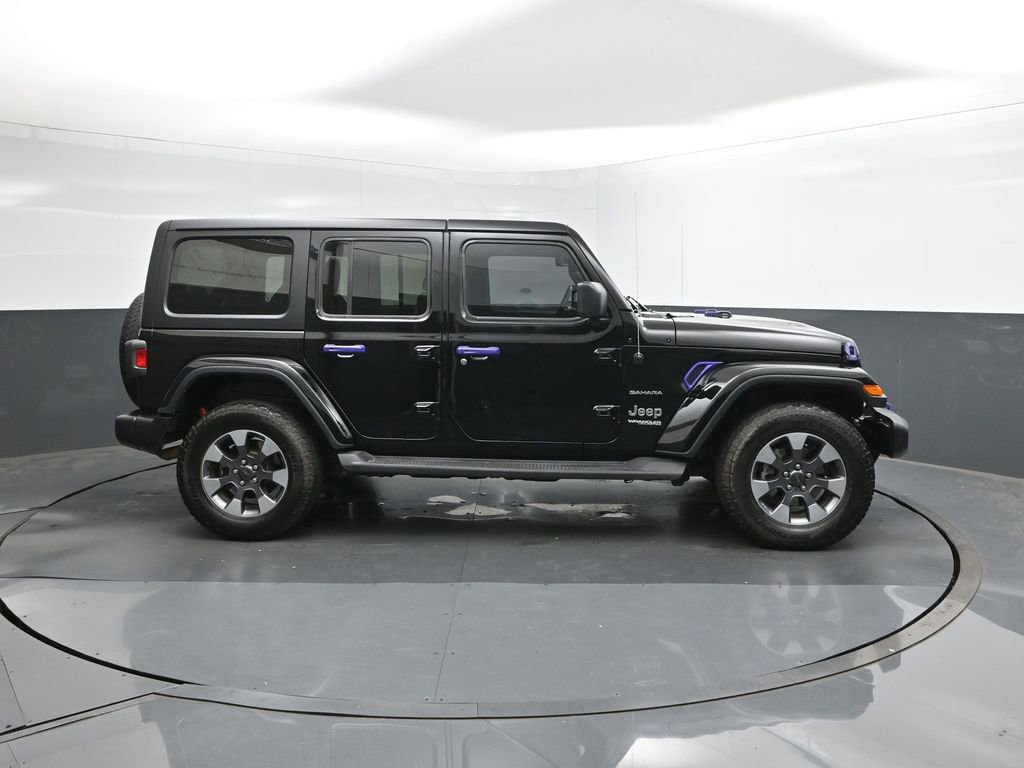 Used 2022 Jeep Wrangler Unlimited Sahara w/ Cold Weather Group AWD/4WD image 15