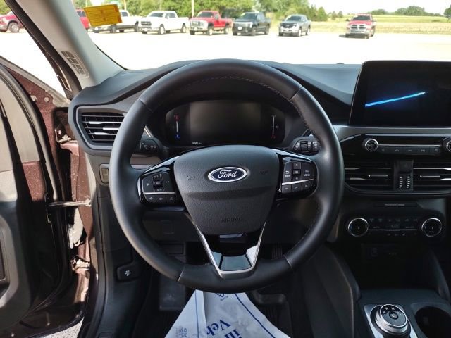 Used 2023 Ford Escape Active AWD/4WD image 12
