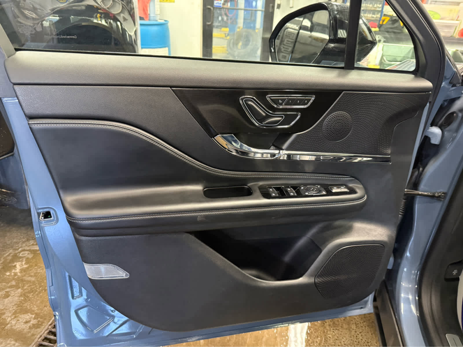 Used 2023 Lincoln Corsair AWD w/ Equipment Group 101A image 22