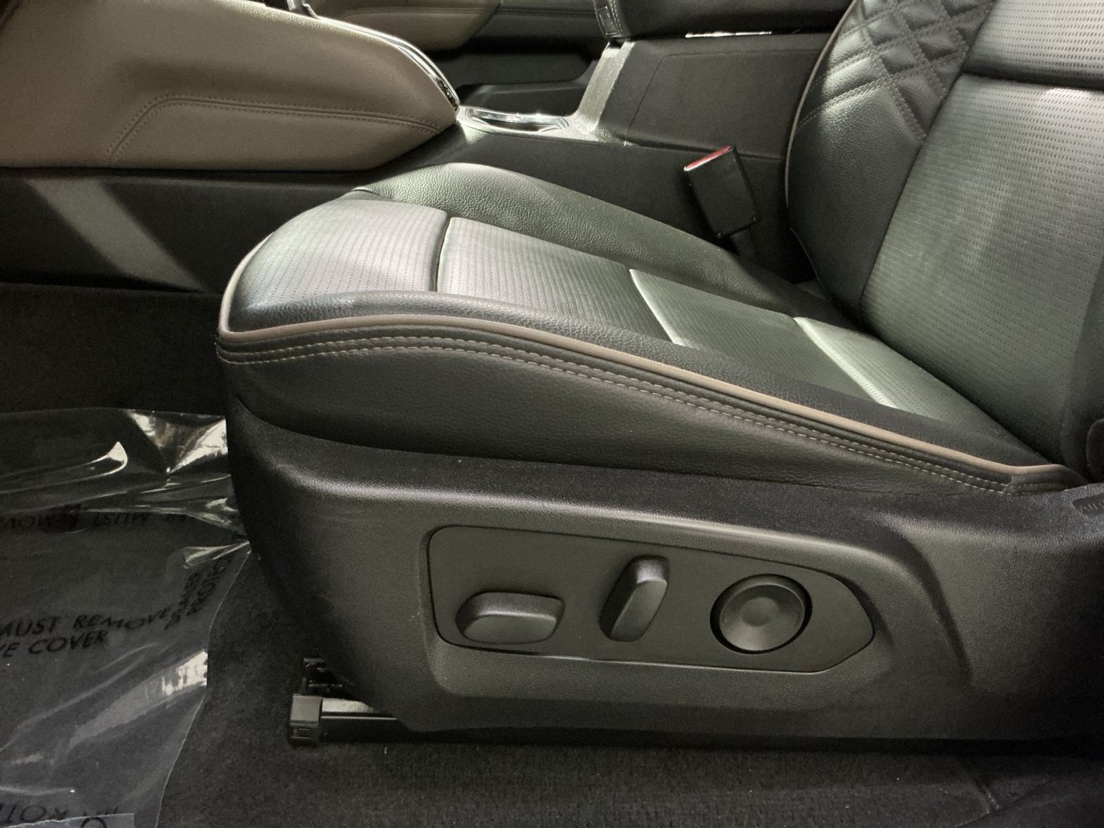 Used 2023 GMC Canyon Denali AWD/4WD image 15