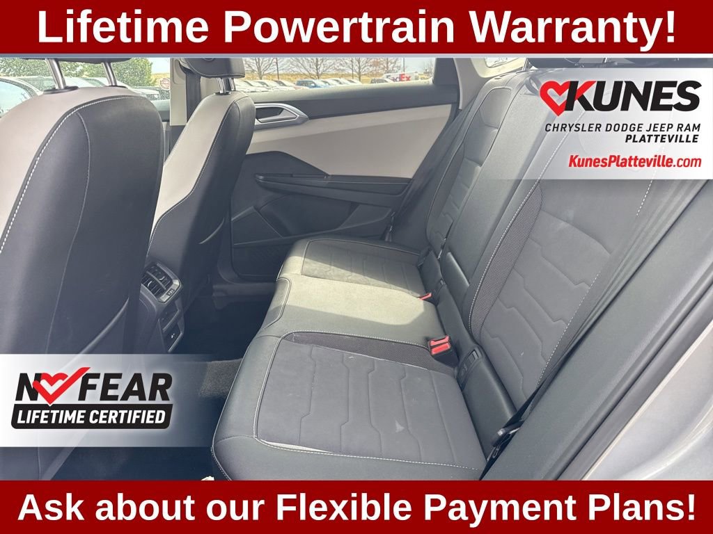 Used 2025 Volkswagen Taos SE image 23