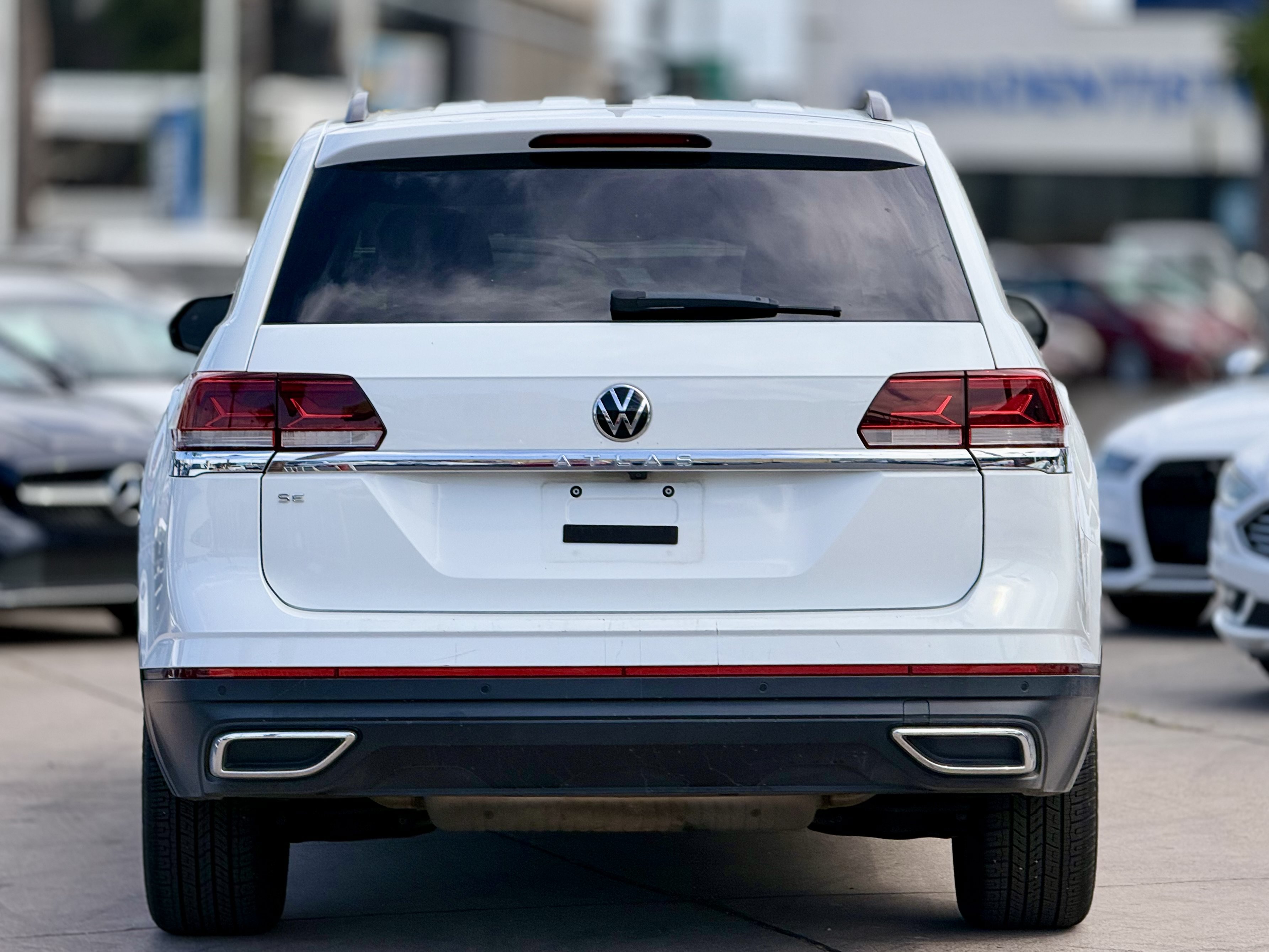 Used 2021 Volkswagen Atlas SE w/ Panoramic Sunroof Package FWD image 12