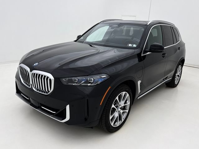 Certified 2026 BMW X5 xDrive50e w/ Climate Comfort Package image 4