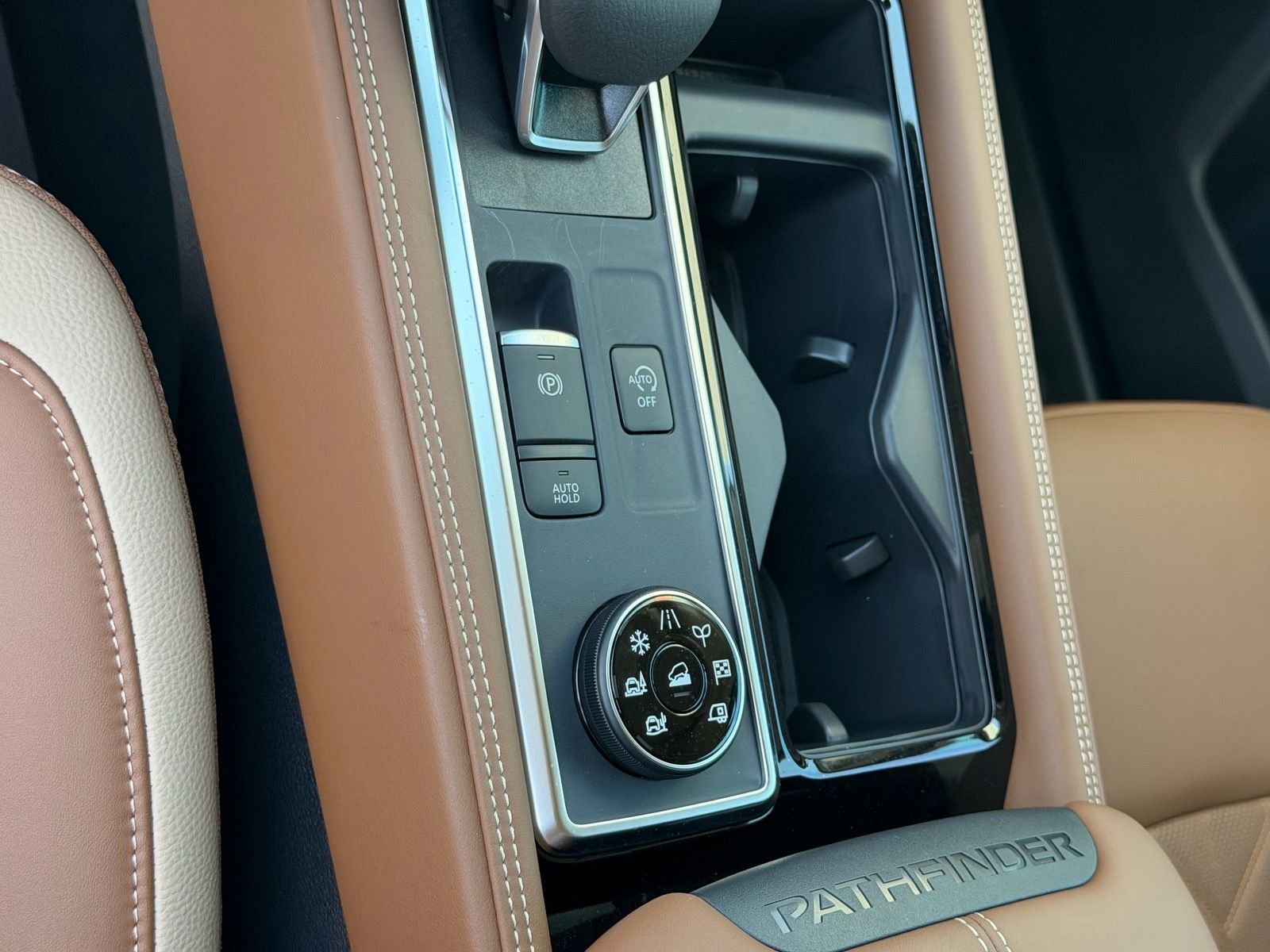 New 2026 Nissan Pathfinder Platinum AWD/4WD image 23