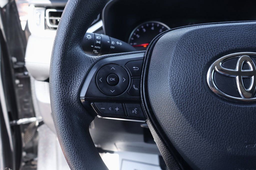 Used 2021 Toyota RAV4 XLE image 21