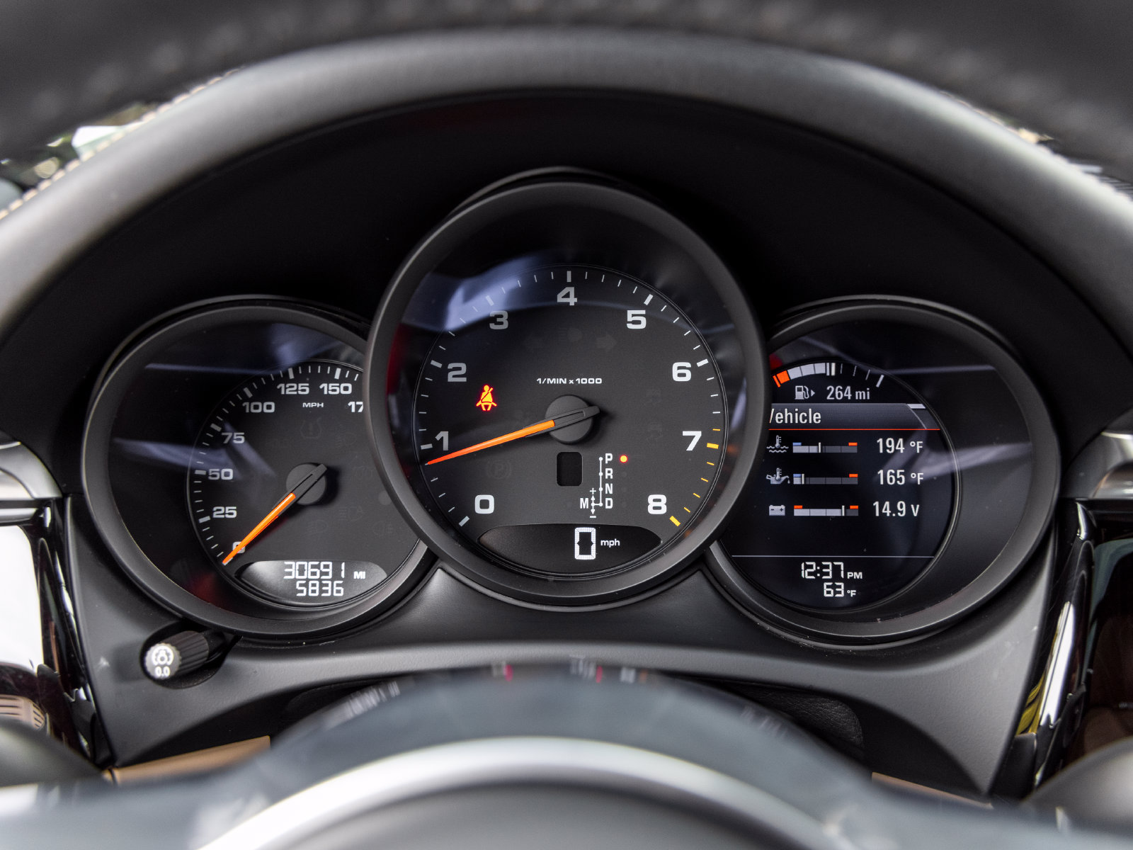 Certified 2021 Porsche Macan AWD/4WD image 39