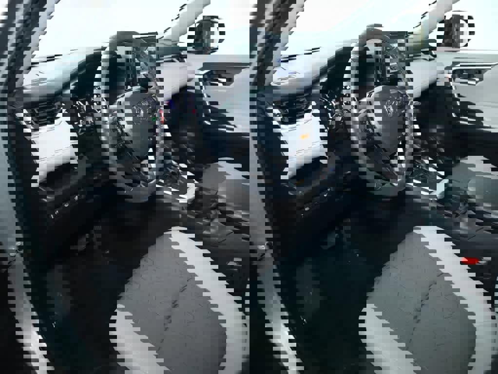 Certified 2020 Toyota RAV4 XLE image 16