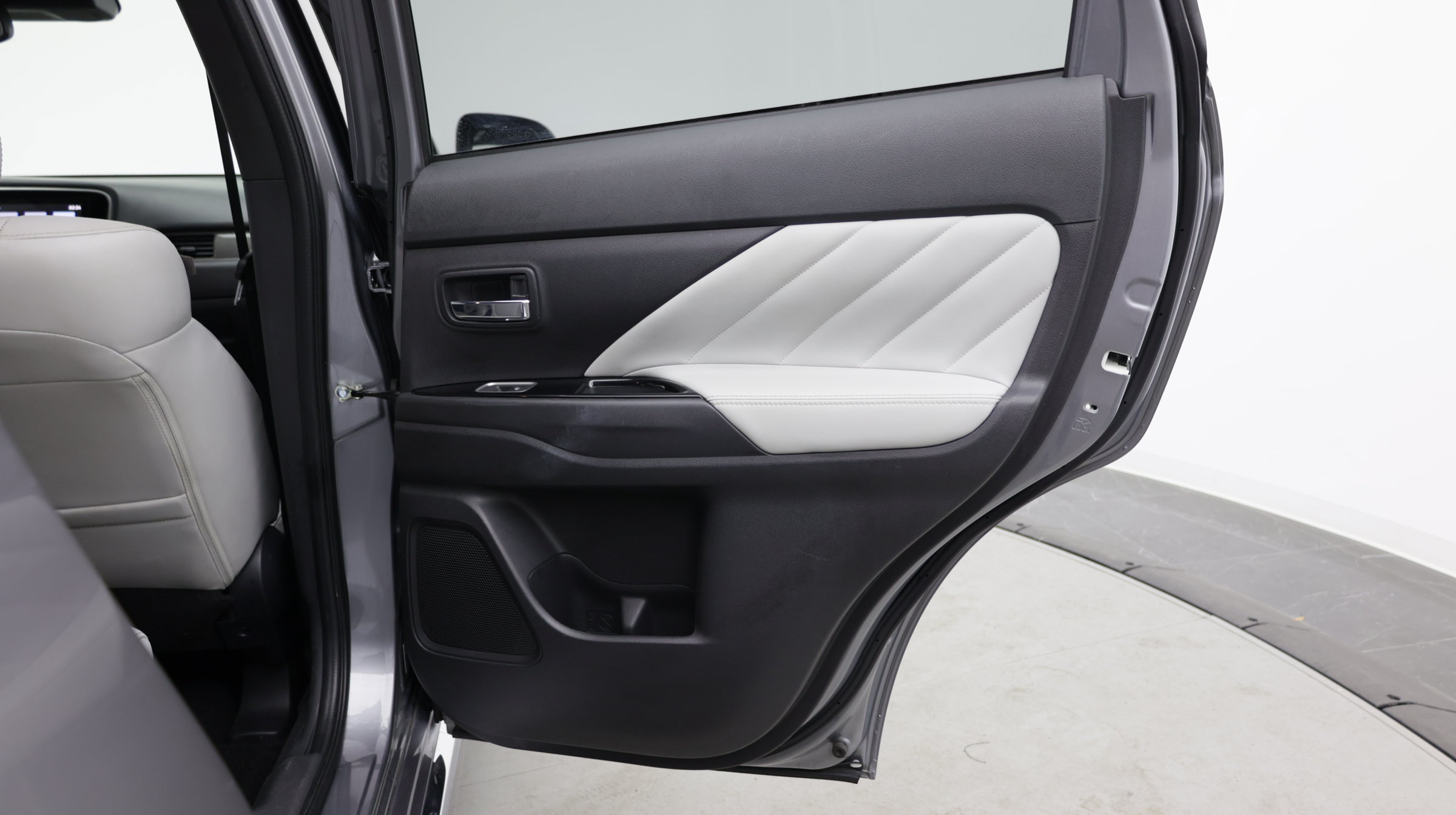 Used 2022 Mitsubishi Outlander LE AWD/4WD image 41