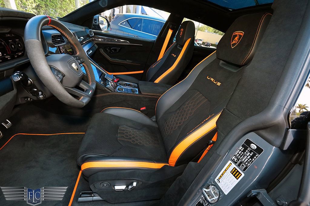Used 2024 Lamborghini Urus Performante AWD/4WD image 16