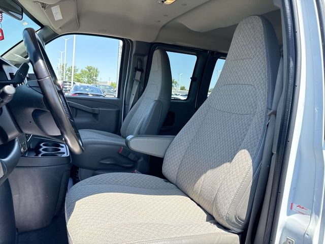 Used 2022 Chevrolet Express 2500 LT RWD image 11