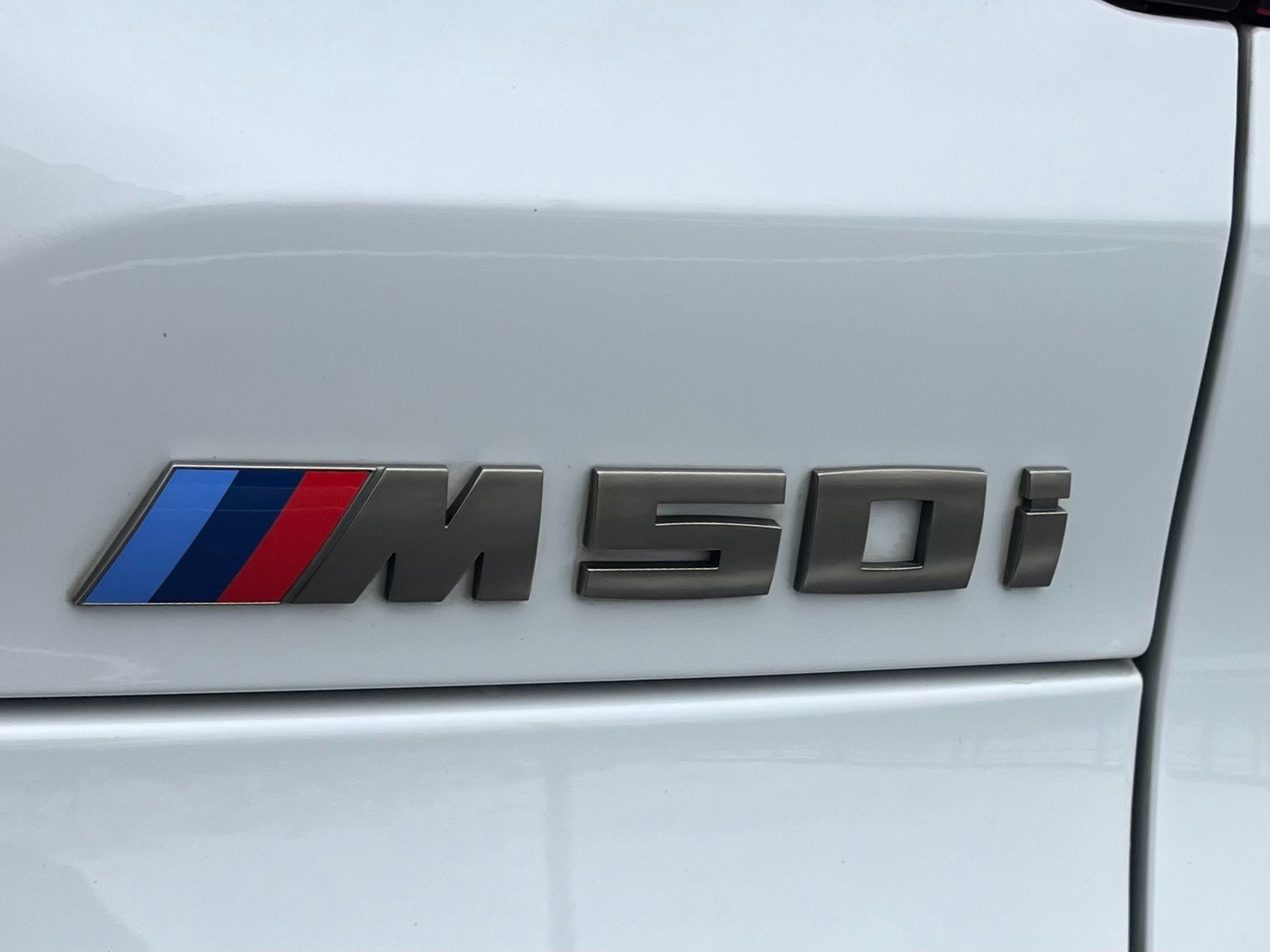 Used 2022 BMW X5 M50i w/ Executive Package image 8
