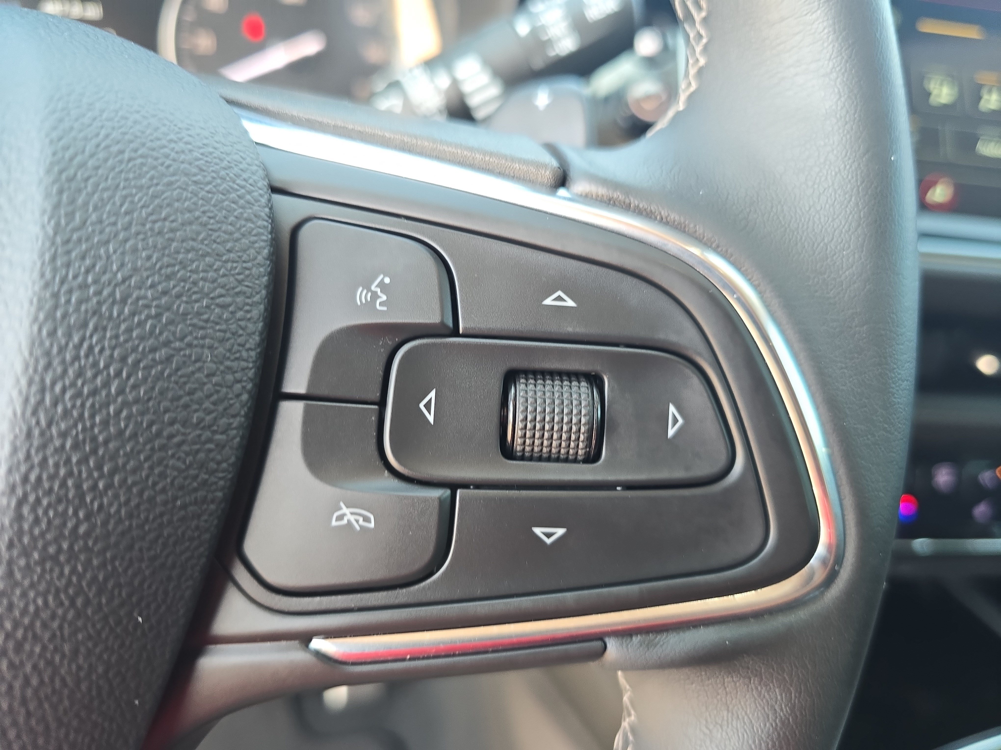 Used 2023 Buick Envision Essence w/ Sport Touring Package AWD/4WD image 19