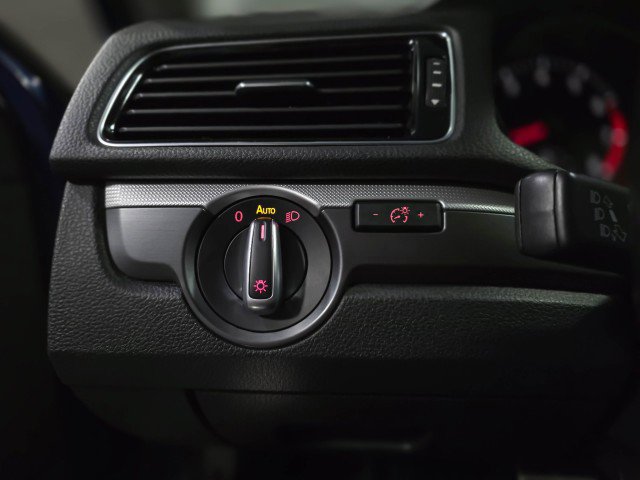 Used 2017 Volkswagen Passat 1.8T R-Line image 26