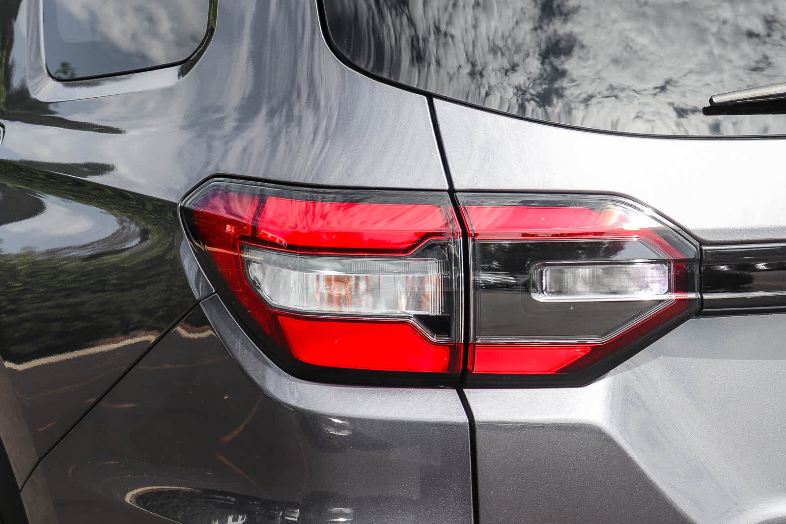Used 2024 Honda Pilot Touring image 9