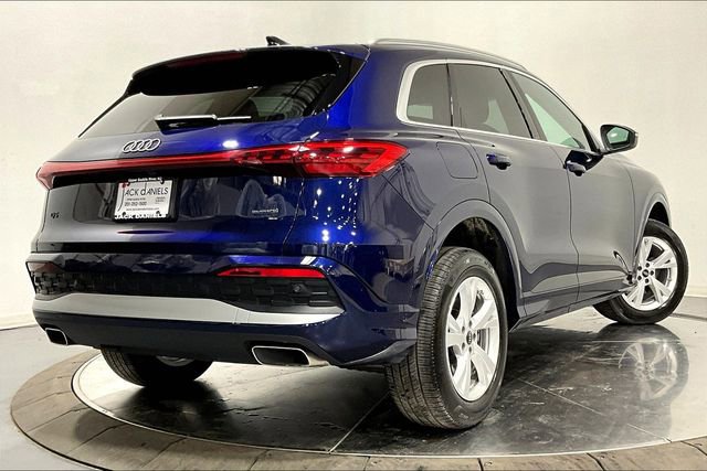Used 2025 Audi Q5 Premium w/ Convenience Package image 2