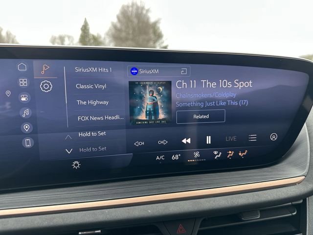 Used 2025 Buick Envision Sport Touring AWD/4WD image 14