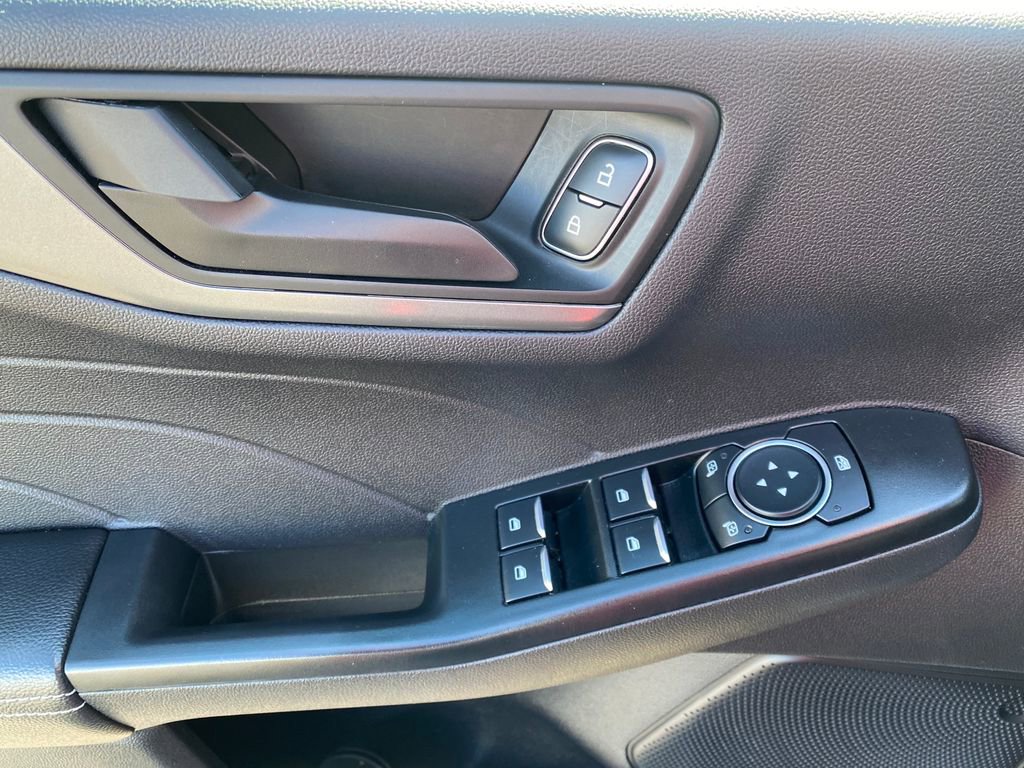 Used 2025 Ford Escape Active AWD/4WD image 13
