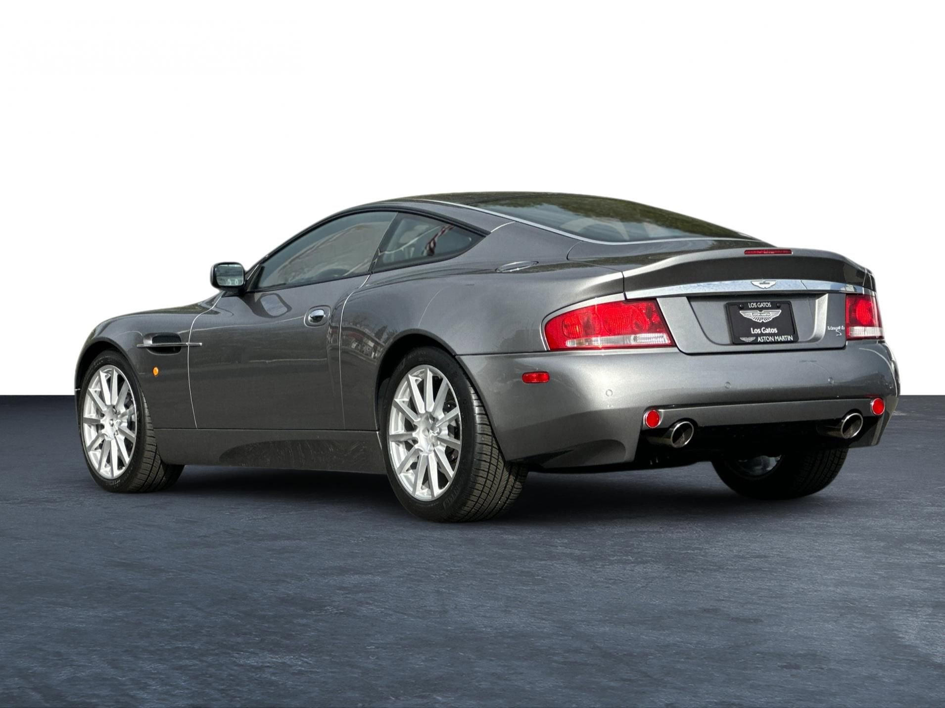 Used 2005 Aston Martin Vanquish S image 2