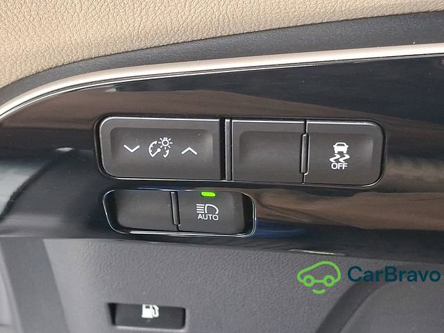 Used 2017 Toyota Prius Three FWD image 24