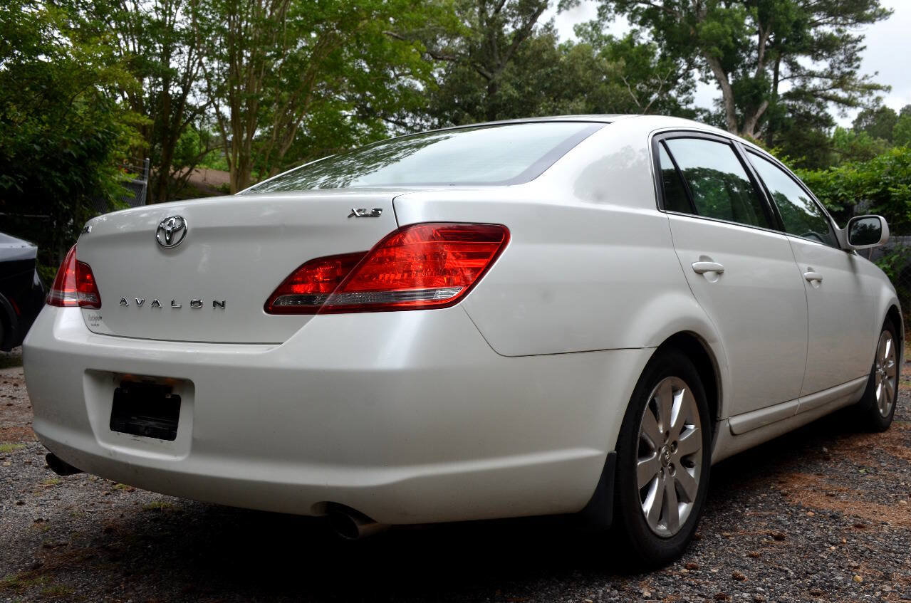 Used 2006 Toyota Avalon XLS FWD image 5