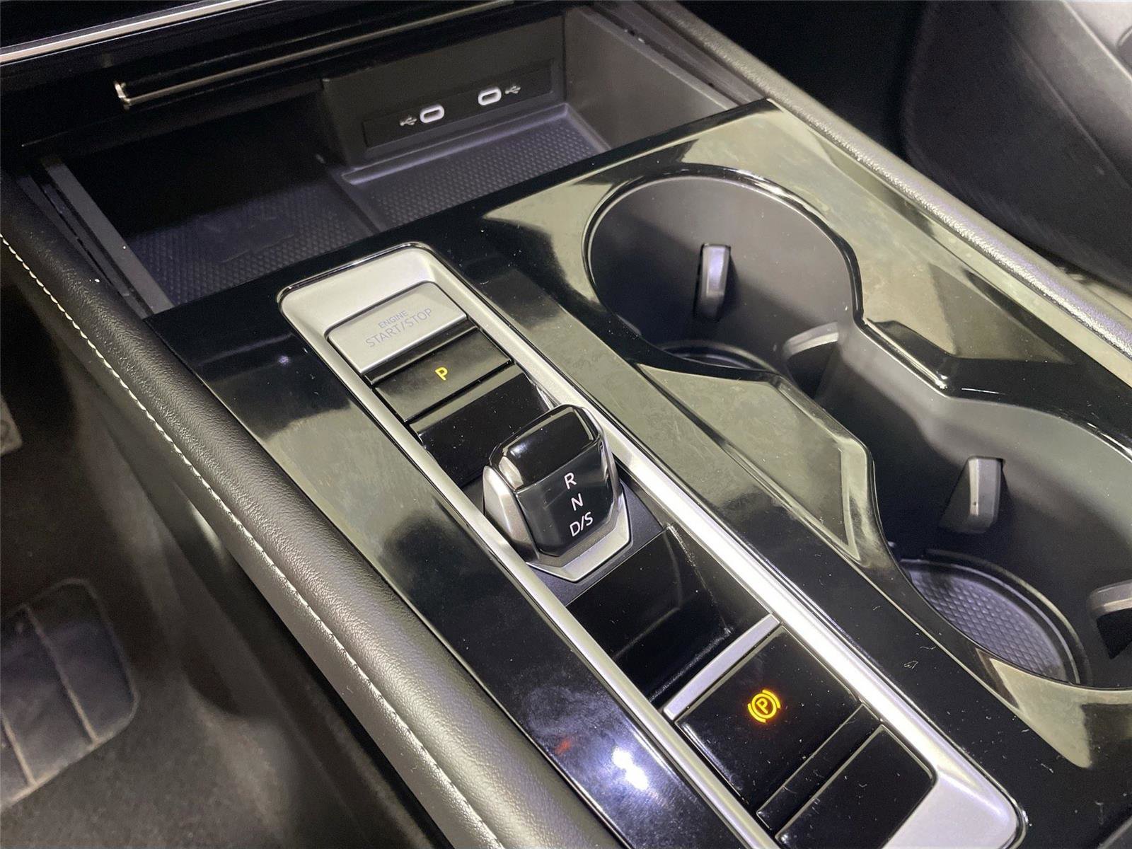 Used 2024 Volkswagen Atlas SE image 17