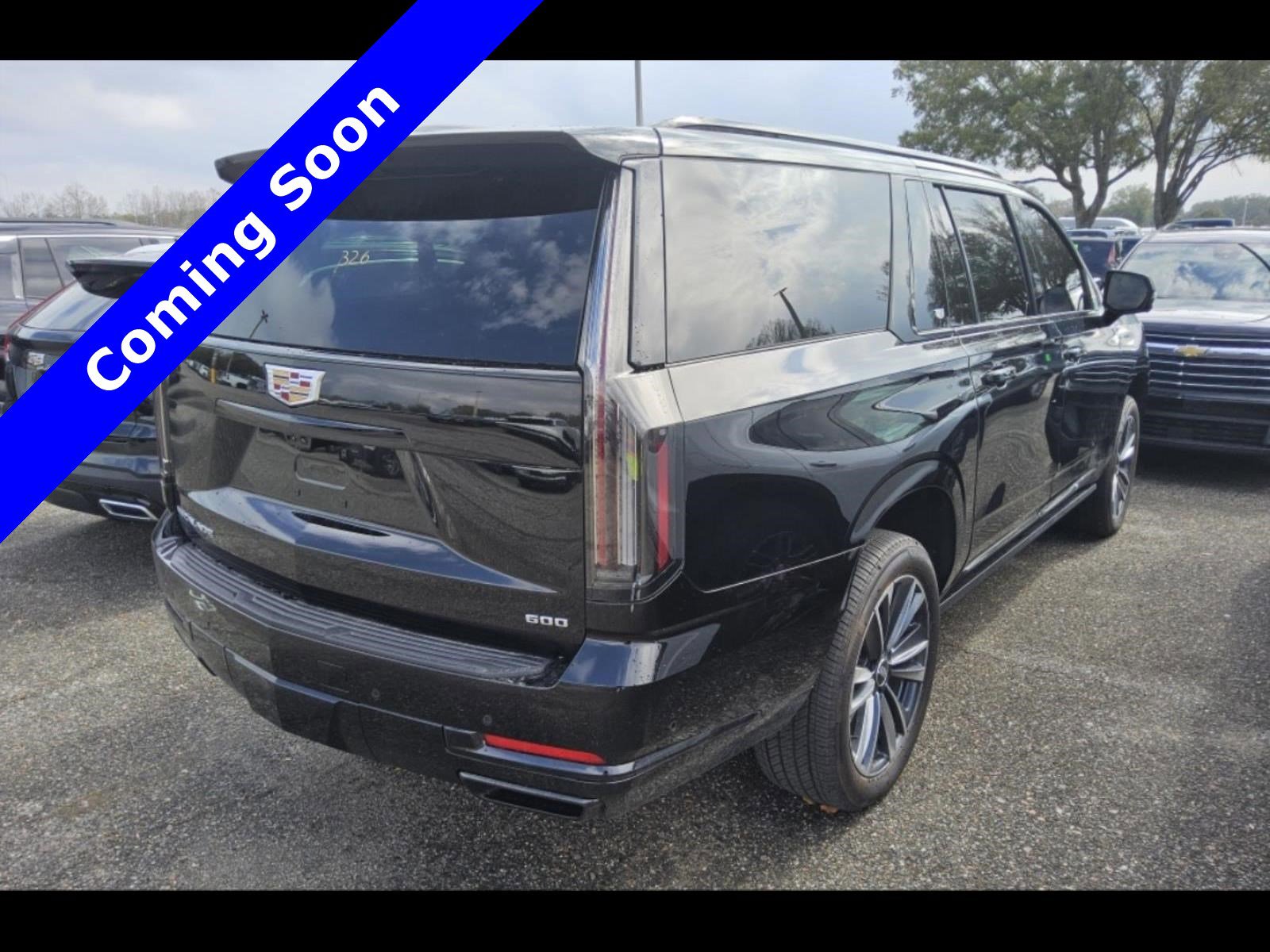Used 2025 Cadillac Escalade ESV Sport w/ Touring Package image 4