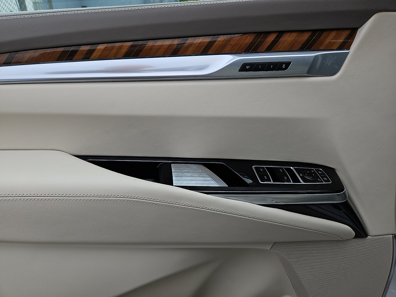 Certified 2025 Cadillac Escalade Sport Platinum AWD/4WD image 12